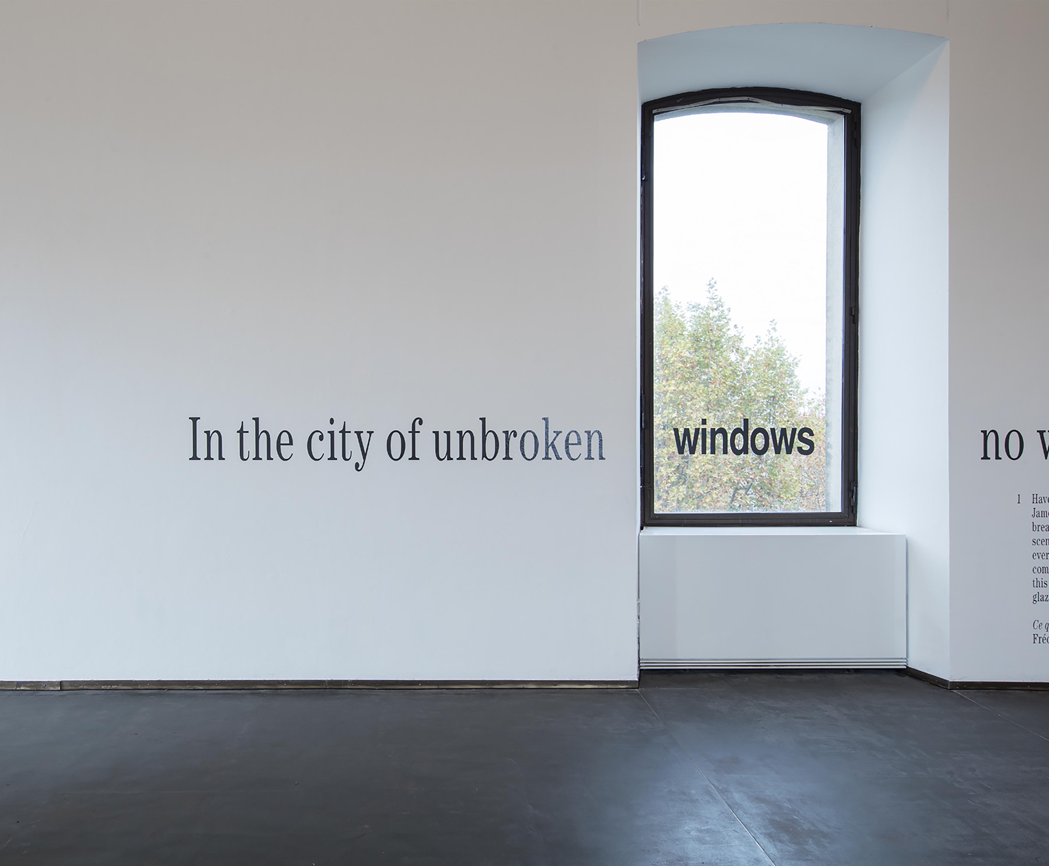 u0022Hito Steyerl. The City of Broken Windowsu0022, veduta espositiva